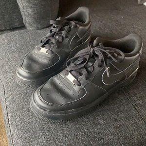 Like new black Nike Airforce 1